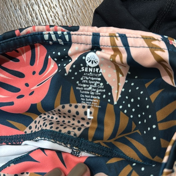 Senita bike shorts - worn once - set of 2 - large - Picture 4 of 4